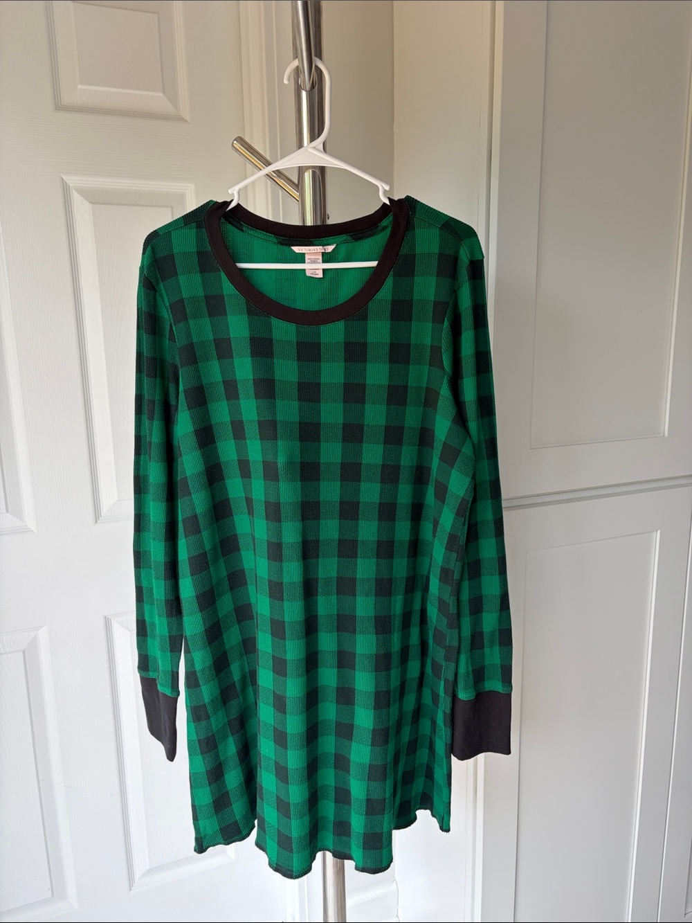 Victoria's Secret Green and Black Buffalo Plaid Sleep Dress, Size L.